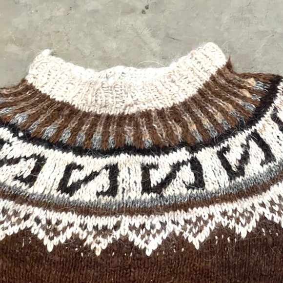 100 % Alpaca Sweater - Picture 2 of 8